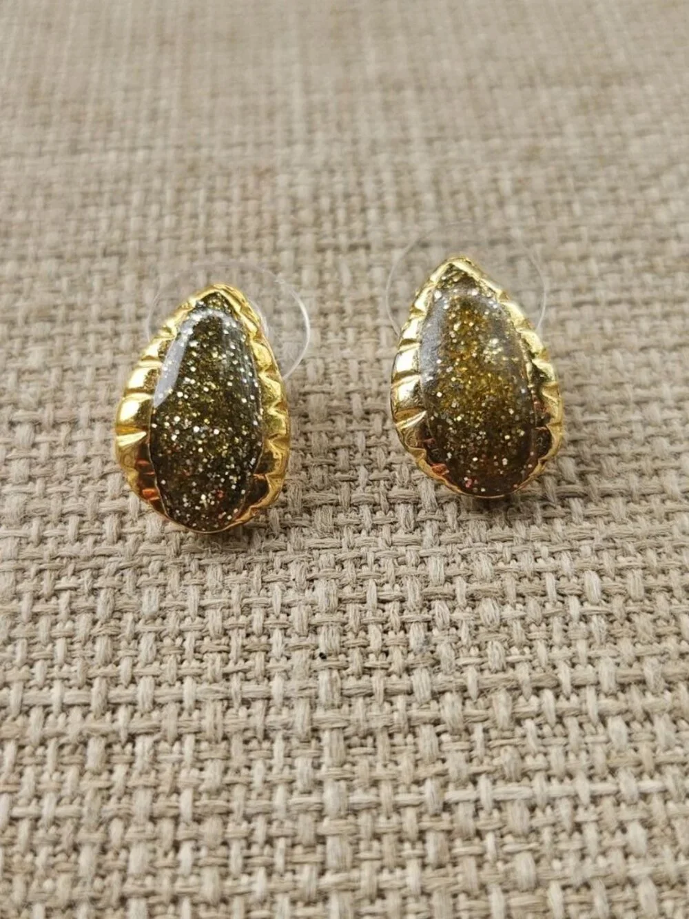 Vintage Earrings Gold Tone Sparkling Glitters Fashion Stud Jewelry Earrings